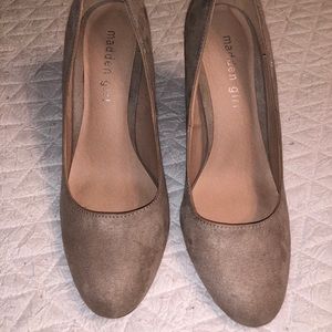 Madden Girl Nude Suede Heels Sz 8